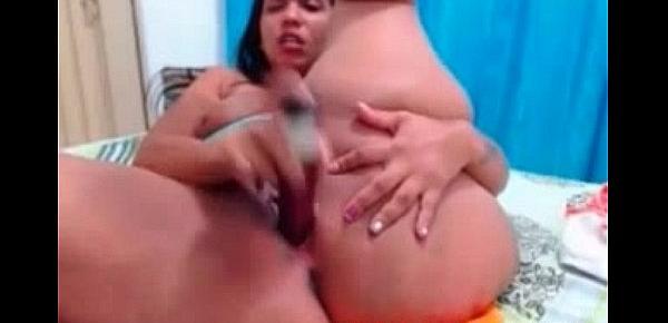  Chubby mature toying hard her pussy